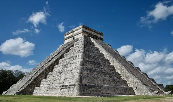 Private Cancun Airport transfer to Chichen Itza Hotels, convenient and reliable transportation service.