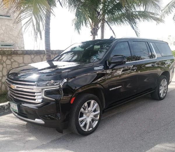 Luxury private shuttle returning to Cancun Airport